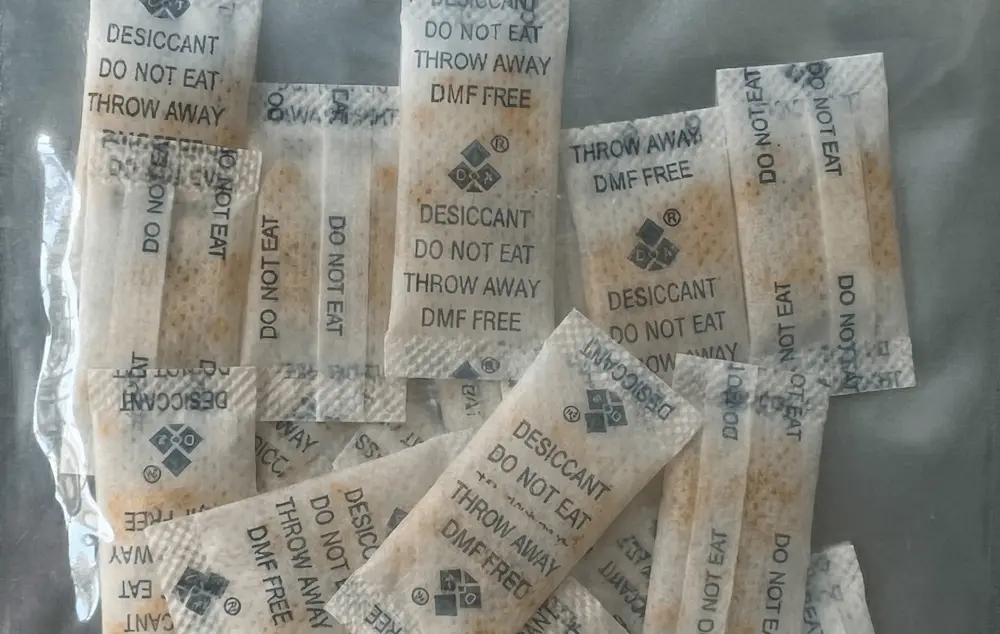 indicating vs. non-indicating silica gel